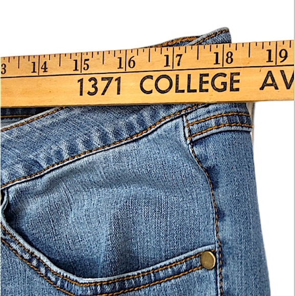 G.I.L.I Flared Leg Medium Wash Raw Hem Ankle Slit Jeans Size 16 EUC! - Picture 7 of 13